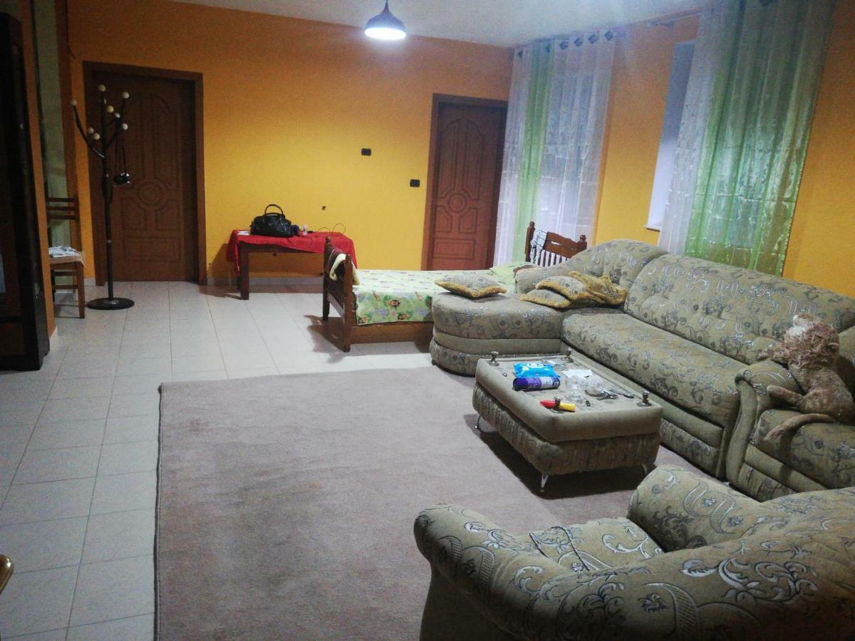 גולם Hotel Albania מראה חיצוני תמונה